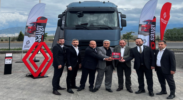 Özbabacan, Renault Trucks İle Tek Markalı Filosunu Geliştiriyor