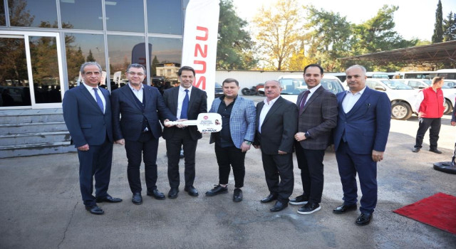 Anadolu Isuzu, Mehteroğlu Turizm’e Yeni D-Max 4X4 V Life Modeline Teslim Etti