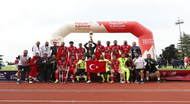 Şampiyon Takıma Yıldızlı Destek: Ampute Futbol Milli Takımı Mercedes-Benz Türk ile Yola Devam Ediyor