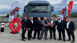 Özbabacan, Renault Trucks İle Tek Markalı Filosunu Geliştiriyor