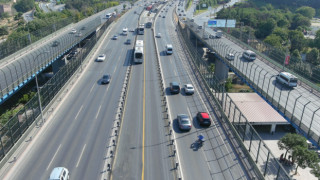 Metrobüs Yolu Yenileniyor