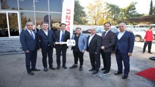 Anadolu Isuzu, Mehteroğlu Turizm’e Yeni D-Max 4X4 V Life Modeline Teslim Etti