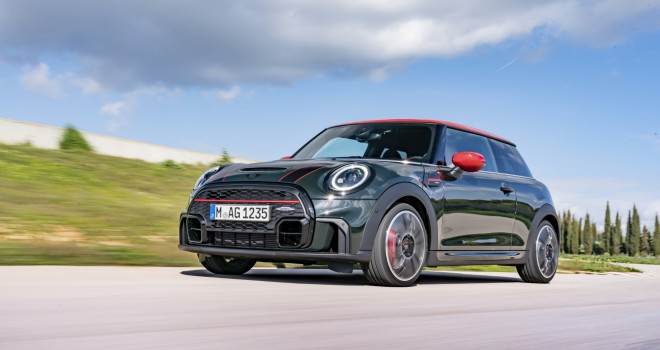 Yeni MINI John Cooper Works Yüksek Performansı Konforlu Sürüşle Birleştiriyor