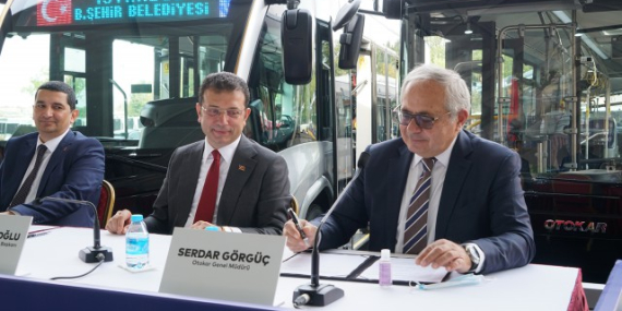 mega-kent-istanbulun-100-yeni-otokar-metrobusu-icin-imzalar-atildi-1631697089