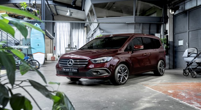 yeni-mercedes-benz-t-serisi-tanitildi-1651045579