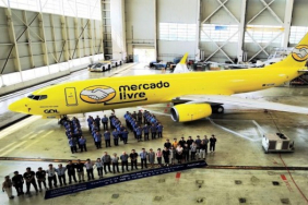 boeing-yuzuncu-737-800-donusturulmus-kargo-ucagini-aercape-teslim-etti-1664352994