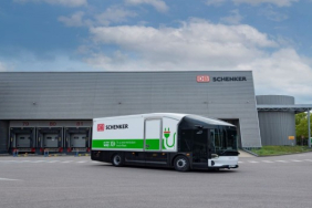 volta-trucks-ve-db-schenker-tam-elektrikli-volta-zeronun-ilk-yol-test-asamasini-tamamladi-1664351797