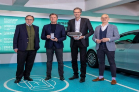 bosch-ve-mercedes-benzin-surucusuz-park-sisteminin-ticari-kullanimi-onaylandi-1669969335