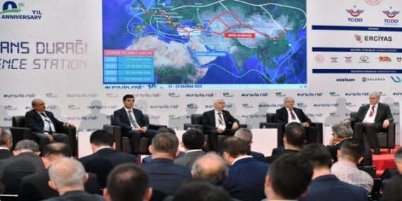hyperloop-ile-gelecek-kalkisimizi-bekliyor-1687429989