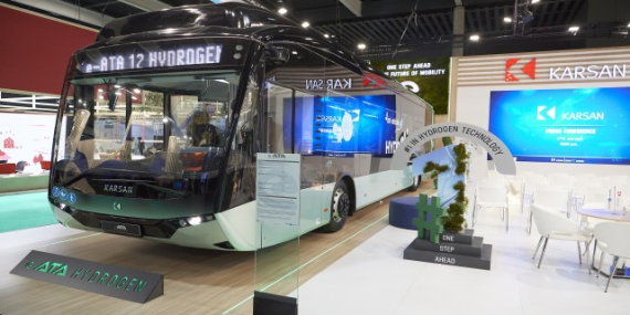 karsan-barselonada-duzenlenen-uitp-kuresel-toplu-tasima-zirvesine-cikarma-yapti-1686043104