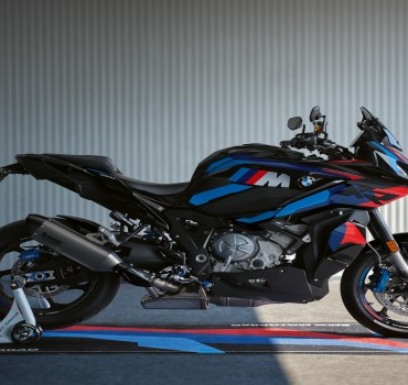 bmw-motorradin-100-yilinda-ucuncu-m-modeli-yeni-bmw-m-1000-xr-1699963701