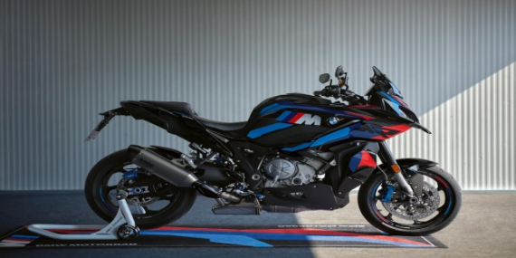 bmw-motorradin-100-yilinda-ucuncu-m-modeli-yeni-bmw-m-1000-xr-1699963701