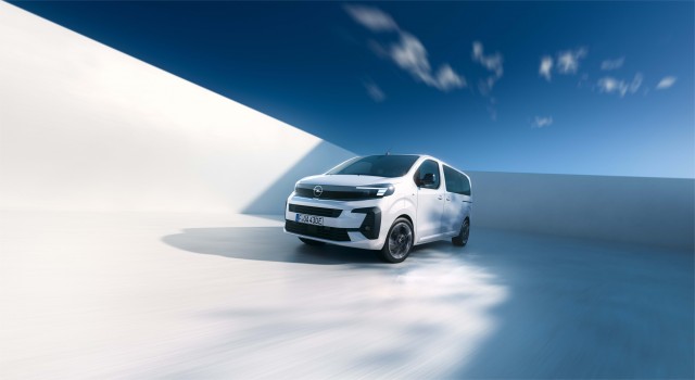 yeni-opel-combo-elektrik-ve-zafira-elektrik-teknolojiyi-konforla-birlestiriyor-1703579871