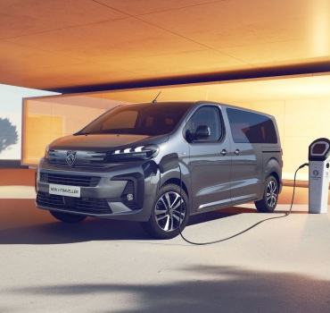yeni-peugeot-e-traveller-profesyoneller-icin-tasarlanan-goz-alicilik-1701435166