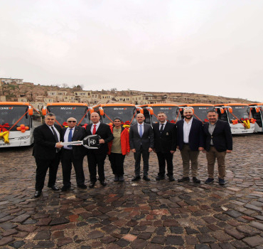 temsa-ve-mesnevi-31-yillik-is-birligini-15-otobusluk-yeni-teslimatla-taclandirdi-1709888992