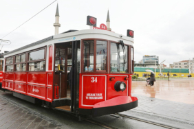 istiklal-caddesine-bataryali-tramvay-geliyor-1713768557