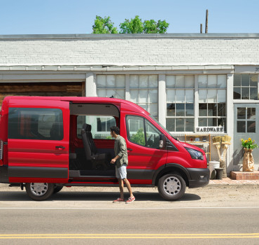 efsane-ford-transit-yenilendi-sira-disi-performans-ileri-teknoloji-ve-guvenlikte-yeni-standartlar-belirliyor-1721122477