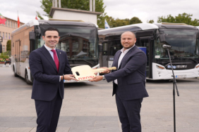 anadolu-isuzunun-tam-elektrikli-modeli-novociti-volt-makedonya-strumica-belediyesine-teslim-edildi-1730181584