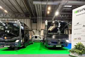 anadolu-isuzunun-yenilikci-modelleri-evm-uk-standinda-euro-bus-expo-2024-fuarindaydi-1731675849
