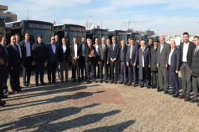 fsm-demirbas-otomotivden-buyuk-teslimat-130-yeni-arac-yollarda-1738139875