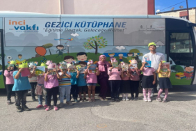 anadolu-isuzu-gezici-kutuphane-projesi-ile-egitime-destek-veriyor-1742469131