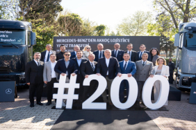 mercedes-benz-turkten-akkoc-lojistike-200-adet-yildiz-transferi-1745930538