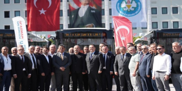 fsm-demirbas-otomotivden-manisa-buyuksehir-belediyesine-15-yeni-otobus-teslimati-1759824749