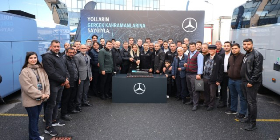 mercedes-benz-turk-dunya-soforler-gununu-bu-yil-da-soforlerle-birlikte-kutladi-1764401173
