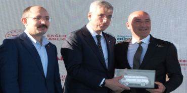 samsun-buyuksehir-belediyesinin-acil-saglik-filosu-volkswagen-crafter-ile-guclenmeye-devam-ediyor-1765286157