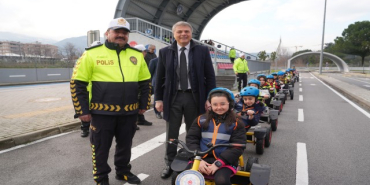 oyak-renaultdan-cocuklara-yonelik-yol-guvenligi-hamlesi-gelecek-icin-guvenli-adimlar-1768980289