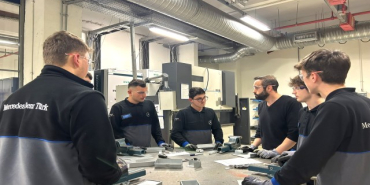 mercedes-benz-turkun-mesleki-ve-teknik-anadolu-lisesi-uzun-donem-staji-icin-basvurular-basladi-1771929995