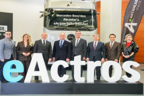 mercedes-benz-turkten-akcan-holdinge-mercedes-benz-eactros-600-ve-eactros-300-teslimati-1774609897