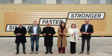 daimler-truck-agnin-avrupadaki-ilk-konteyner-veri-merkezi-aksaray-kamyon-fabrikasinda-devreye-alindi-1776070013