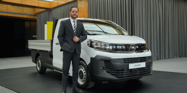 made-in-turkiye-imzali-yeni-opel-vivaro-kamyonet-satisa-sunuldu-1777027993