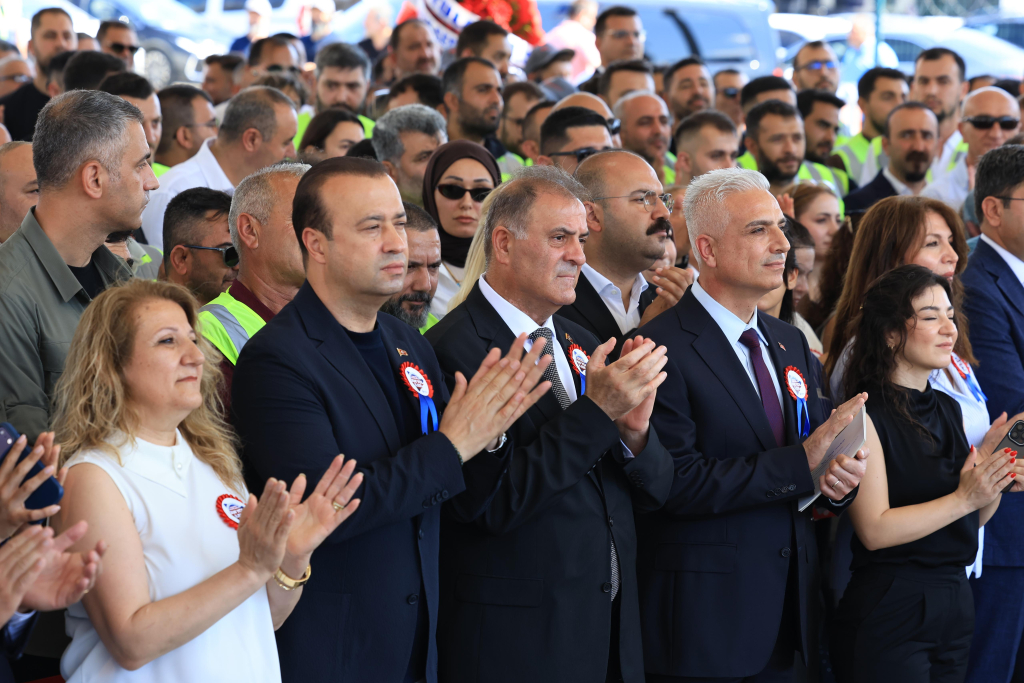 ATIKLARI GERİ DÖNÜŞTÜREN ÇEVRECİ TESİS: İETT’NİN 19. GARAJI KURTKÖY’DE AÇILDI 