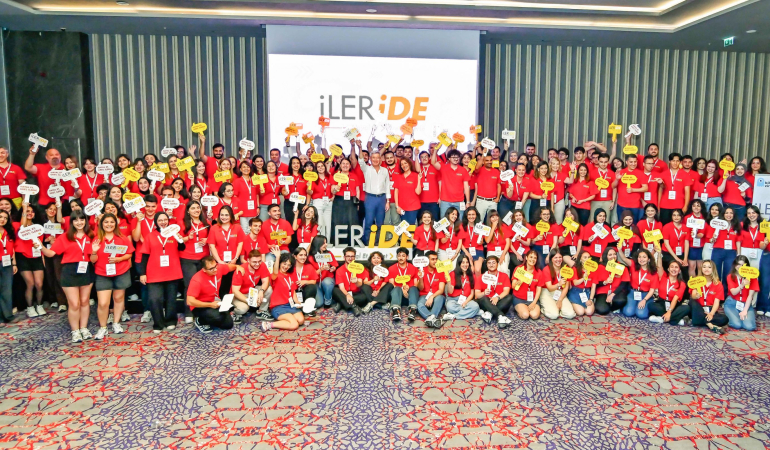 İş Dünyasına Hazırlamaya Devam Ediyor