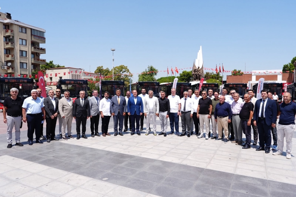 Manisa Büyükşehir Belediyesi Filosunu 14 Yeni Karsan Atak Otobüsle Güçlendirdi