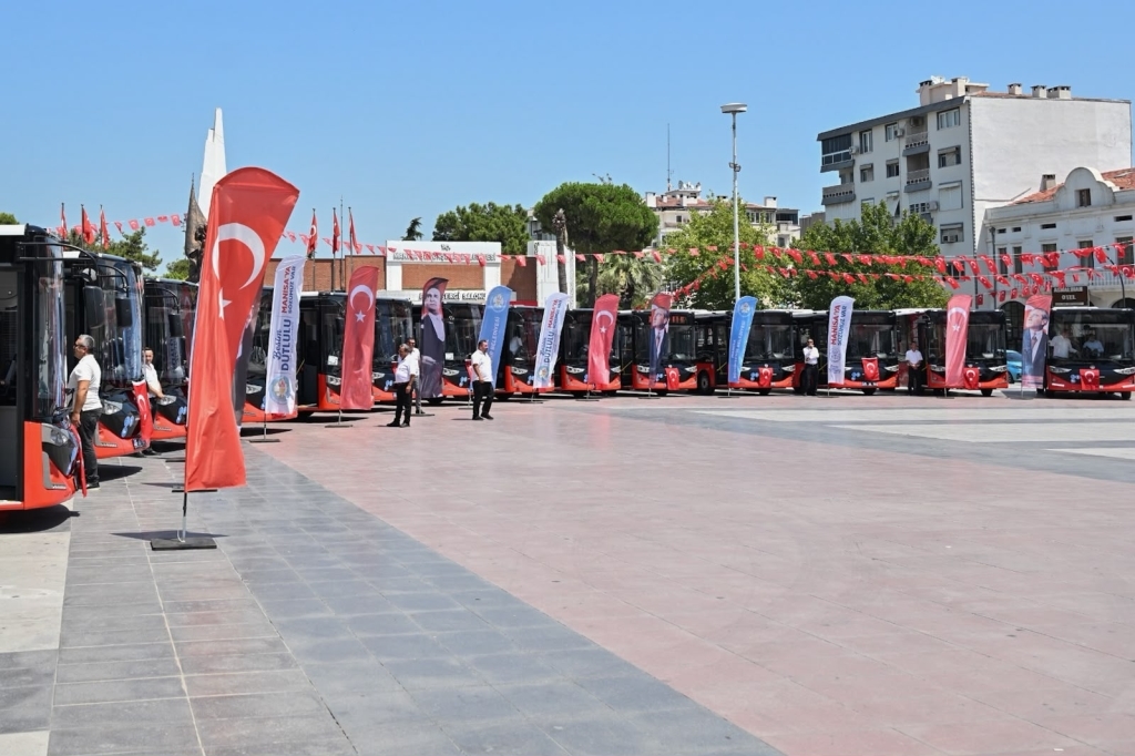 Manisa Büyükşehir Belediyesi Filosunu 14 Yeni Karsan Atak Otobüsle Güçlendirdi