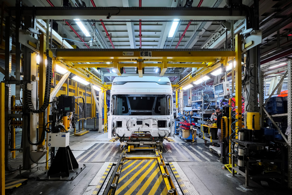 FORD TRUCKS VE IVECO’NUN YENİ NESİL KABİN PROJESİNDE 
YENİ BİR DÖNEMİN KAPISI ARALANIYOR 
