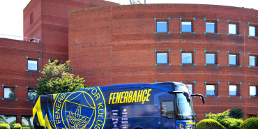 Mercedes-Benz Travego, Yenilenen Tasarımıyla Fenerbahçe Spor Kulübü’nün Yeni Sezon Yolculuğuna Eşlik Edecek