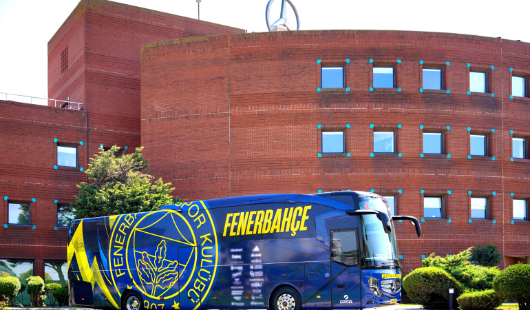 Mercedes-Benz Travego, Yenilenen Tasarımıyla Fenerbahçe Spor Kulübü’nün Yeni Sezon Yolculuğuna Eşlik Edecek